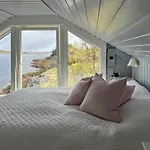 Historic By The Atlantic Ocean Road Vevang