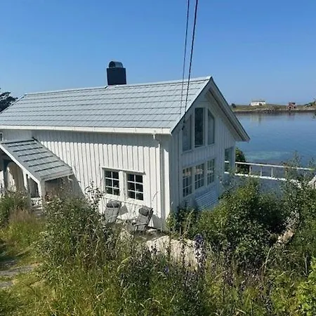 Historic By The Atlantic Ocean Road *