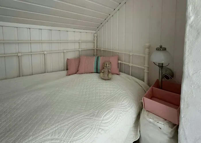 Historic Cabin By The Atlantic Ocean Road