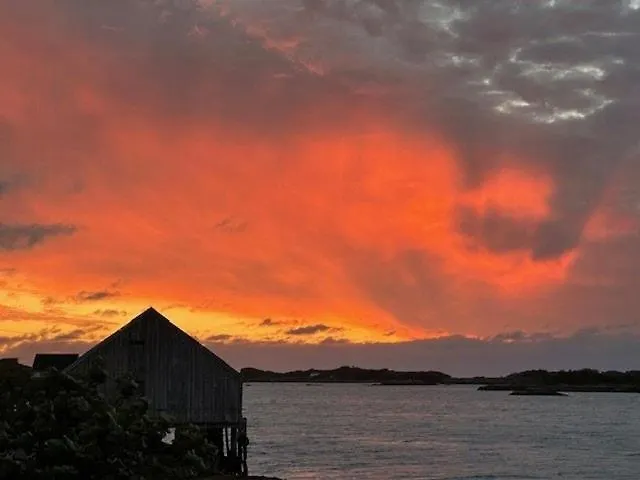 Hébergement de vacances Historic Cabin By The Atlantic Ocean Road *